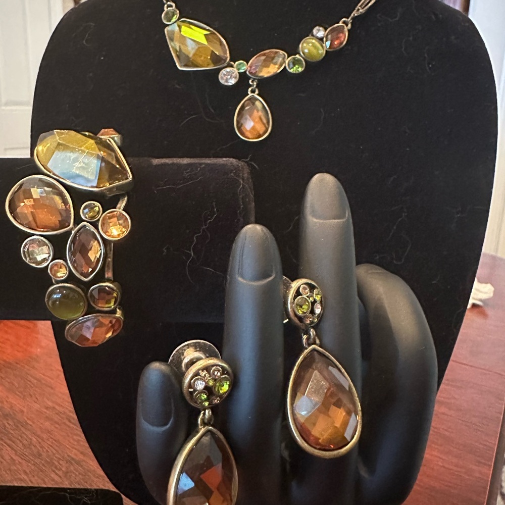 Autumn colored stone earrings, necklace and bracelet